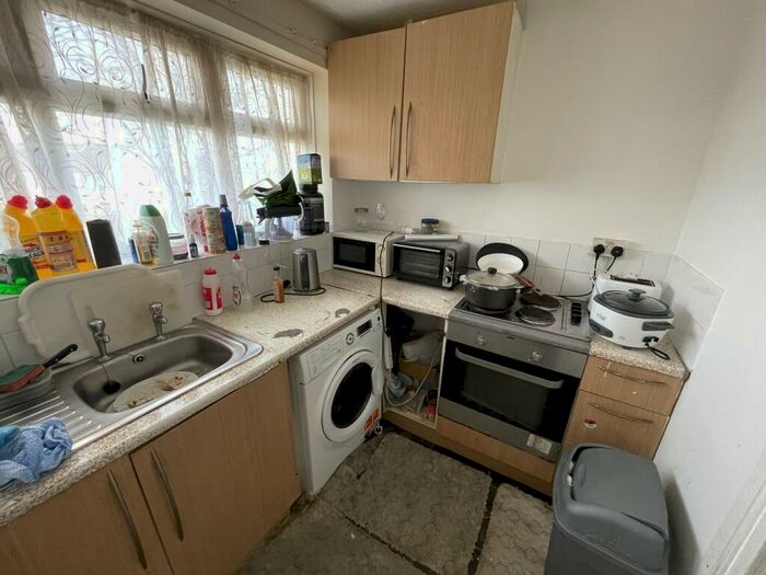 1 Bedroom Flat For Sale In Christchurch Court, Southchurch Road, Southend-on-Sea, SS1