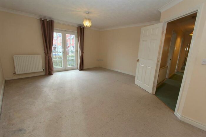 2 Bedroom Flat To Rent In Kensington Way, Leeds, LS10