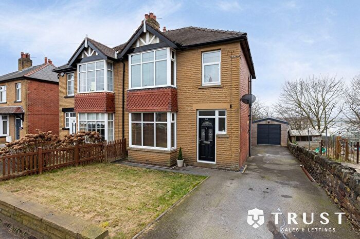 3 Bedroom Semi Detached House For Sale In Leeds Road, Dewsbury, WF12