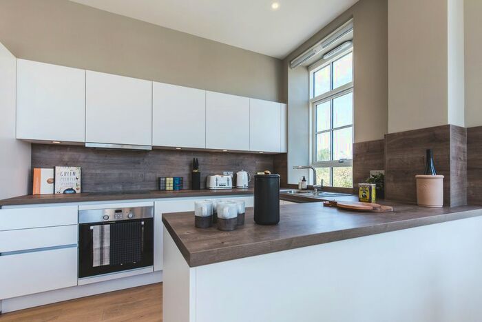 2 Bedroom Flat To Rent In Cheam Common Road, Worcester Park, KT4