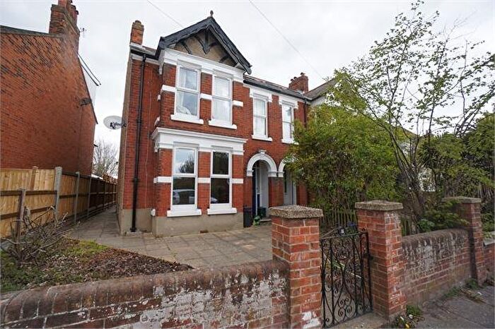 2 Bedroom Ground Maisonette To Rent In Shrub End Road, Colchester, Essex., CO3