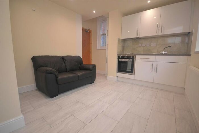 1 Bedroom Flat To Rent In Denmark Road, Reading, RG1