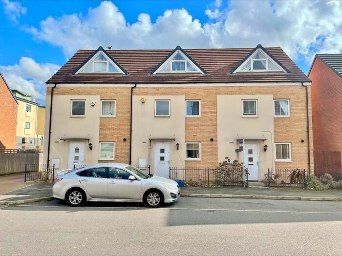 3 Bedroom End Of Terrace House To Rent In Highland Drive, Broughton, MK10