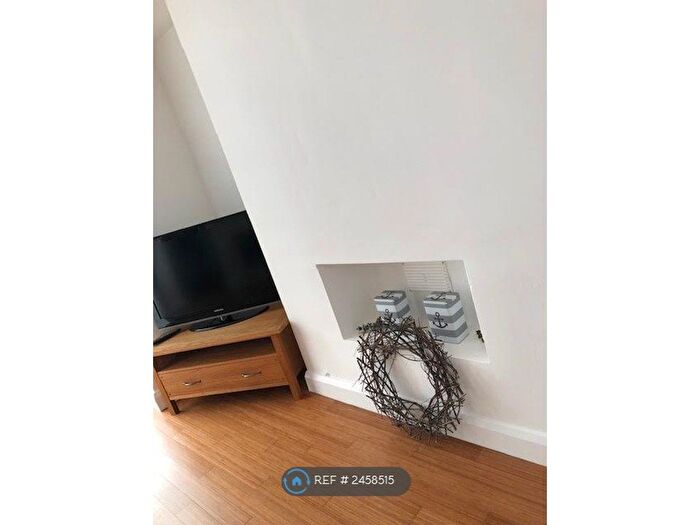 1 Bedroom Flat To Rent In Valentia Road, Hoylake, CH47