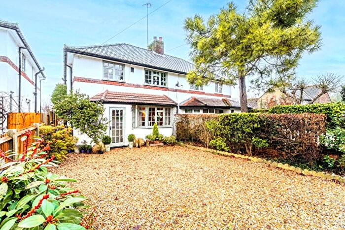 4 Bedroom Semi-Detached House For Sale In Marford Road, Wheathampstead, St. Albans, Hertfordshire, AL4