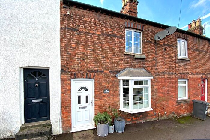 2 Bedroom Terraced House For Sale In Salisbury Road, Marlborough, SN8