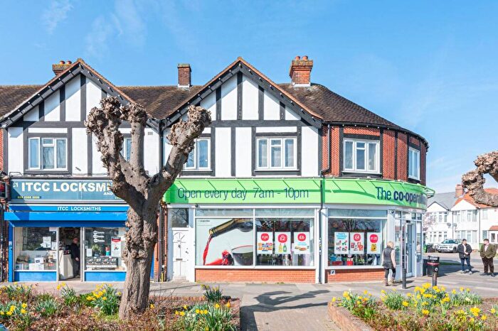 2 Bedroom Flat To Rent In The Oval, Bexleyheath, Sidcup, DA15