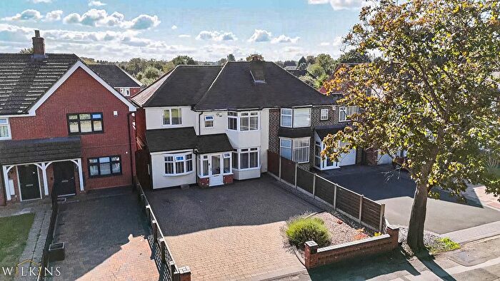 3 Bedroom Semi Detached House For Sale In Chester Road, Castle Bromwich, Birmingham, West Midlands, B36