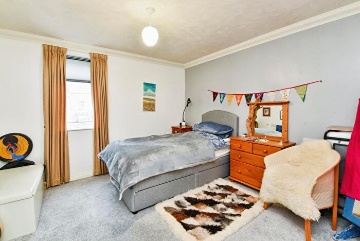 1 Bedroom Flat For Sale In Magdalene Street, Glastonbury, Somerset, BA6