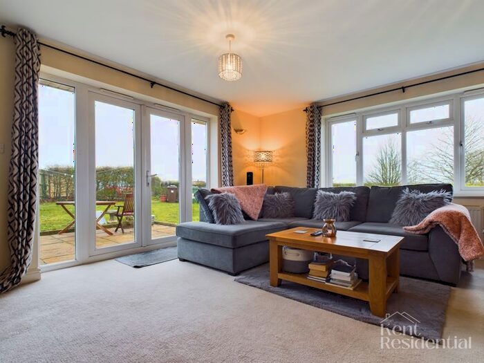 3 Bedroom Detached Bungalow To Rent In Charlton Lane, West Farleigh, Kent, ME15