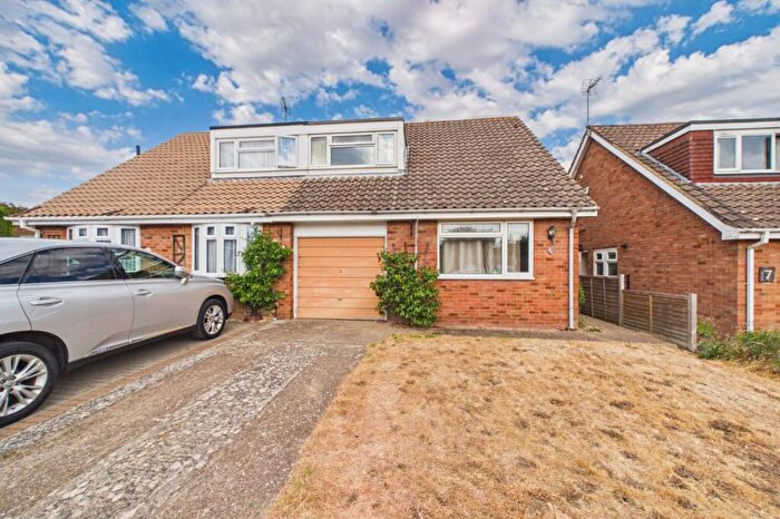 3 Bedroom Semi-Detached House For Sale In Goddard Close, Shinfield, Reading, Berkshire, RG2