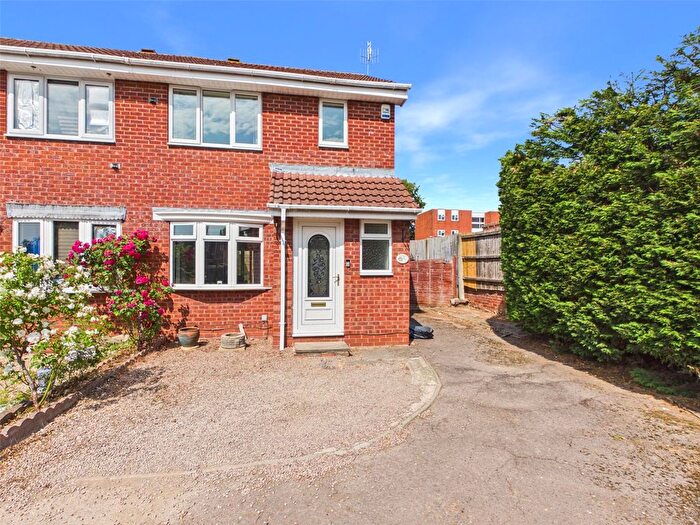 3 Bedroom Semi-Detached House For Sale In Turners Close, Worcester, Worcestershire, WR4