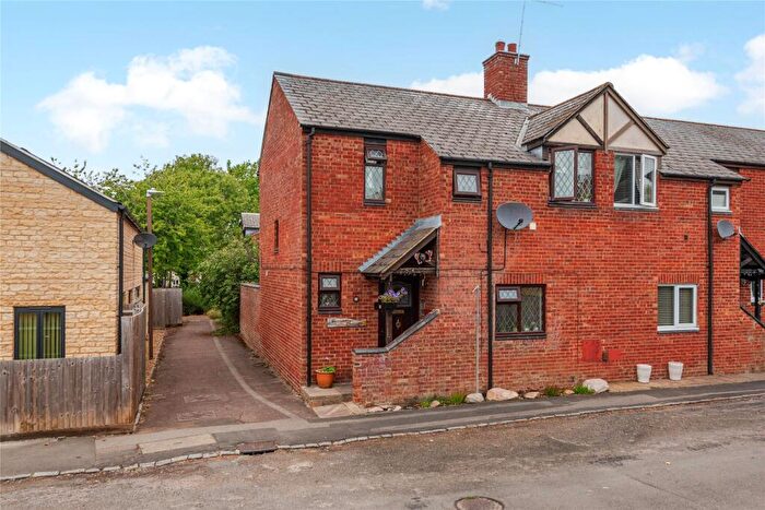 3 Bedroom End Of Terrace House For Sale In Vicarage Road, Bradwell Village, Milton Keynes, Buckinghamshire, MK13