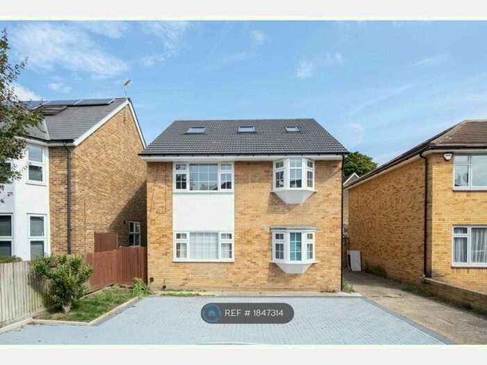 1 Bedroom Flat To Rent In Webster Gardens, London, W5