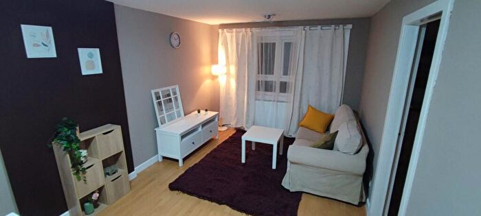 1 Bedroom Apartment To Rent In South Barrwood Road, Kilsyth, G65