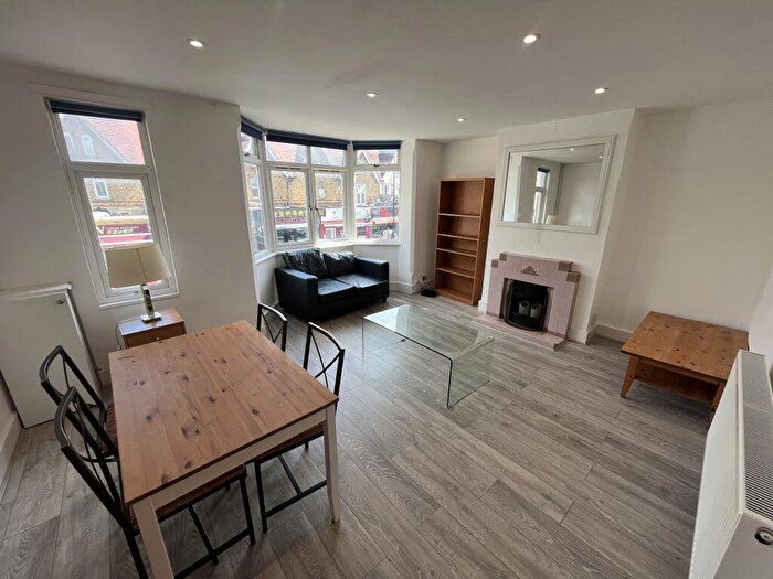 2 Bedroom Flat To Rent In Cowley Road, OX4