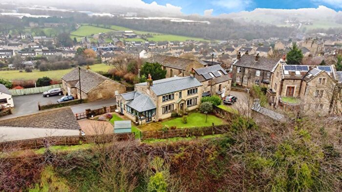 4 Bedroom Detached House For Sale In Wyke Lane, Oakenshaw, Bradford, BD12