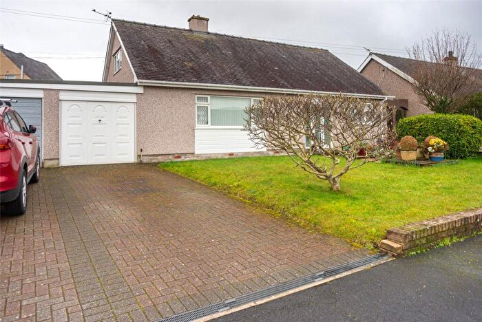 4 Bedroom Bungalow For Sale In Tan Y Cae, Bethel, Caernarfon, Gwynedd, LL55