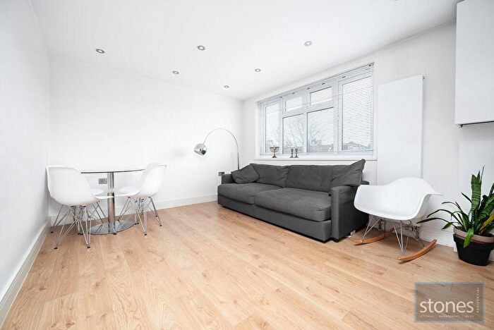3 Bedroom Apartment For Sale In Hendon Way, London, NW2
