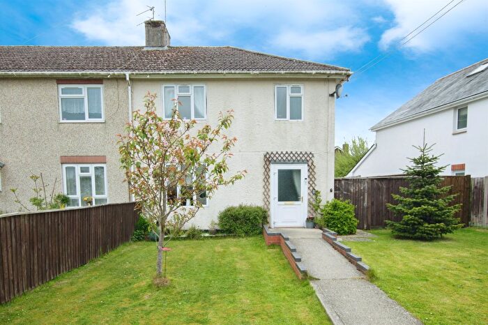 3 Bedroom Semi-Detached House For Sale In Hillcroft, Salisbury, SP5