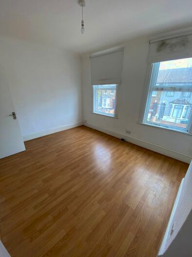 1 Bedroom Flat To Rent In Kimberley Road, London, N18