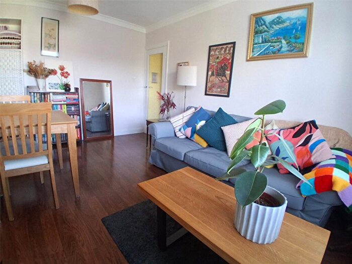 Apartment For Sale In Western Mansions, Great North Road, New Barnet, Barnet, EN5