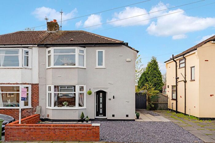 3 Bedroom Semi Detached House For Sale In Green Avenue, Tyldesley, Manchester, M29