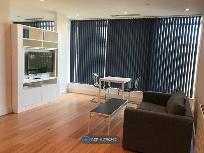 1 Bedroom Flat To Rent In Staines Road, Hounslow, TW3