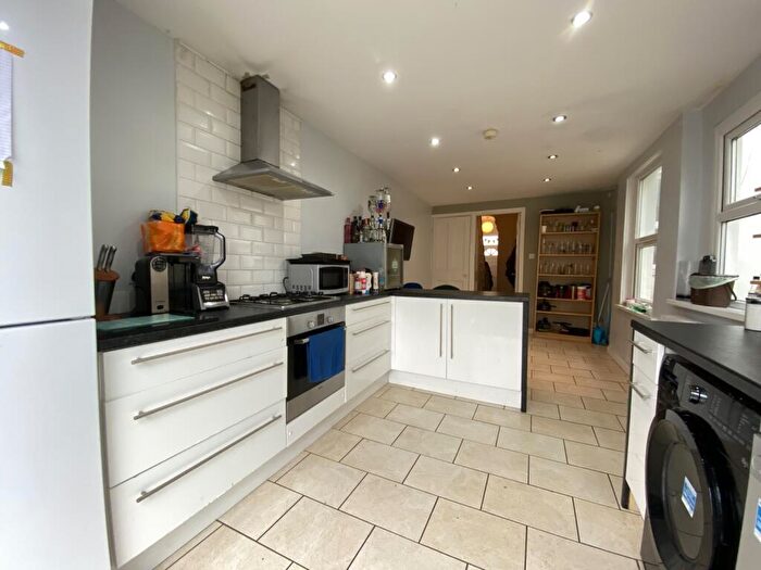 4 Bedroom Terraced House To Rent In Sapphire Street, Adamsdown, CF24