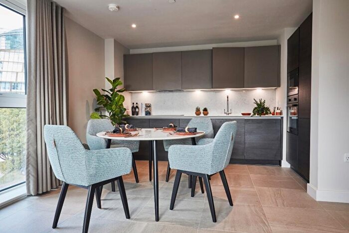 2 Bedroom Apartment To Rent In Rochdale Road, Manchester, Greater Manchester, M4