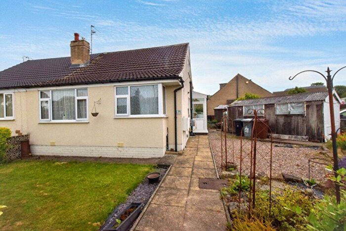 2 Bedroom Bungalow For Sale In Low Moor Side, Leeds, West Yorkshire, LS12