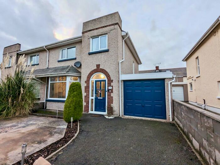 3 Bedroom House To Rent In Howard Road, Llandudno, LL30