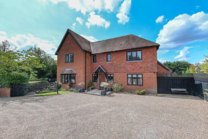 5 Bedroom Detached House For Sale In Pluckley Road, Charing, TN27