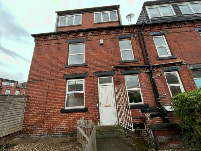 2 Bedroom End Of Terrace House To Rent In Argie Road, Leeds, West Yorkshire, LS4
