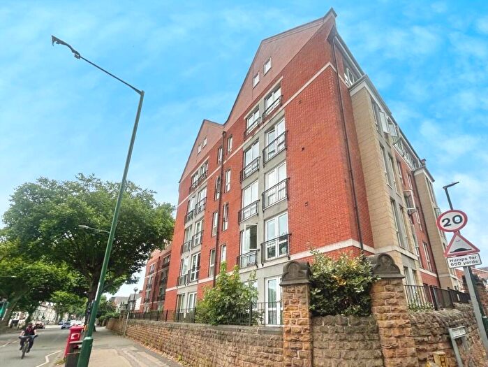 2 Bedroom Flat To Rent In Russell Road, Nottingham, Nottinghamshire, NG7