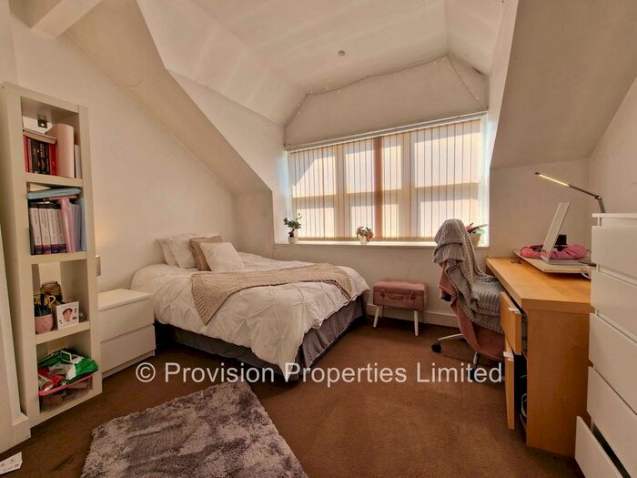 5 Bedroom Terraced House To Rent In Headingley Lane, Hyde Park, Leeds, LS6