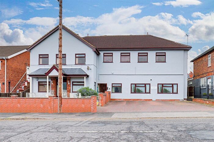 2 Bedroom Flat To Rent In Gedling Road, Arnold, Nottingham, NG5