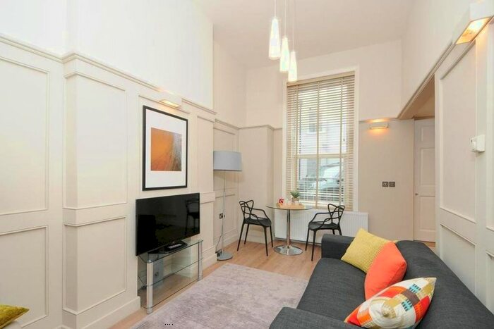 Studio To Rent In London Stile, Chiswick, W4