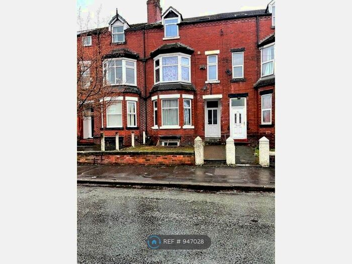 9 Bedroom Terraced House To Rent In Egerton Road, Manchester, M14