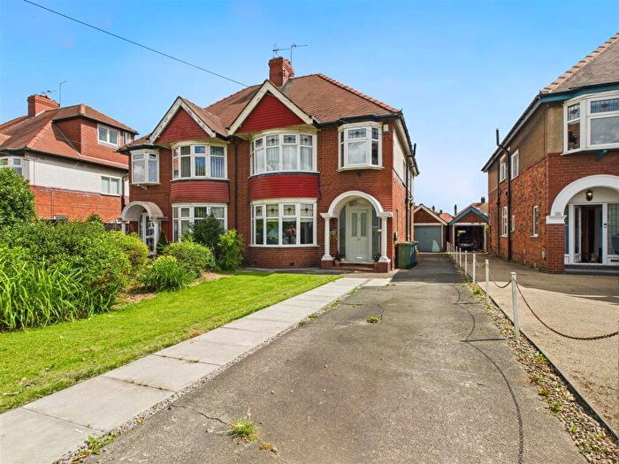 4 Bedroom Semi-Detached Bungalow For Sale In Beverley Road, Kirk Ella, HU10