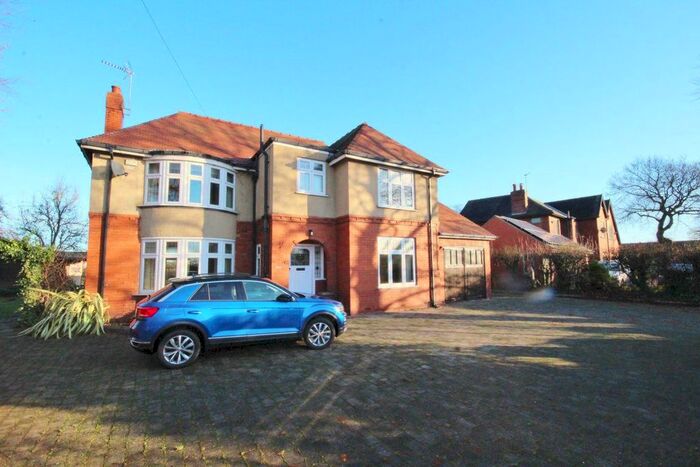 3 Bedroom Detached House To Rent In Selby Road, Camblesforth, Selby YO8