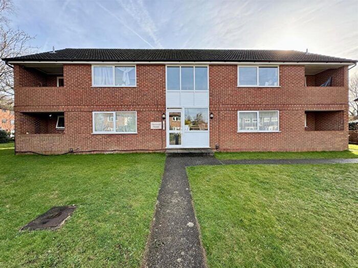 2 Bedroom Apartment To Rent In Ray Park Avenue, Maidenhead, Berkshire, SL6