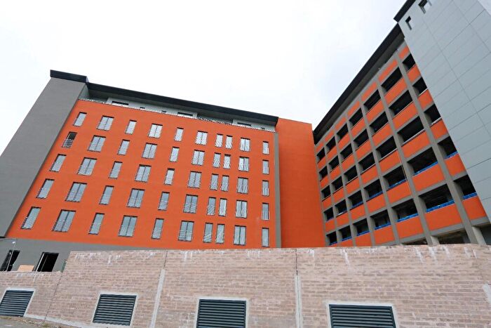 2 Bedroom Flat To Rent In Inverlair Avenue, Glasgow, G43