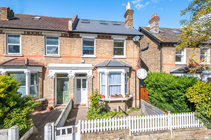 3 Bedroom Flat For Sale In Crystal Palace Road, London, London, SE22