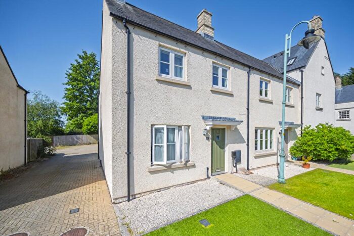 4 Bedroom Semi-Detached House For Sale In Hardie Close, Tetbury, Gloucestershire, GL8