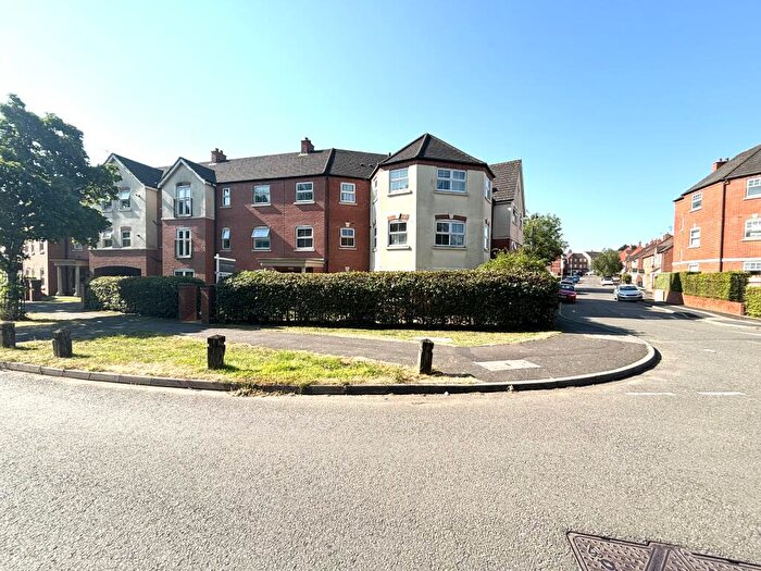 2 Bedroom Flat To Rent In Brandwood Crescent, Kings Heath, B30