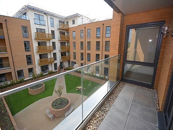 2 Bedroom Flat To Rent In Dunn Side, CM1