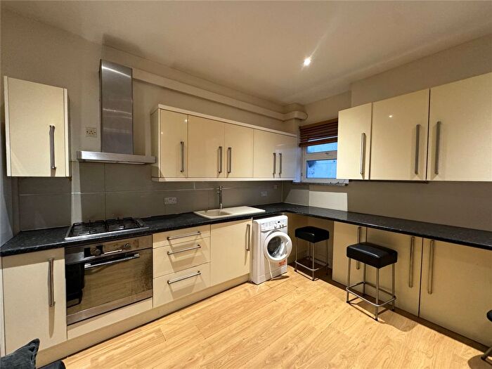 2 Bedroom Flat To Rent In High Street, London, N8