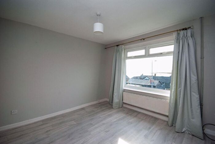 2 Bedroom Flat To Rent In New Court, New Road, Leigh-on-Sea, SS9