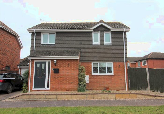 3 Bedroom Detached House To Rent In Beech Drive Wellingborough Northants, NN8